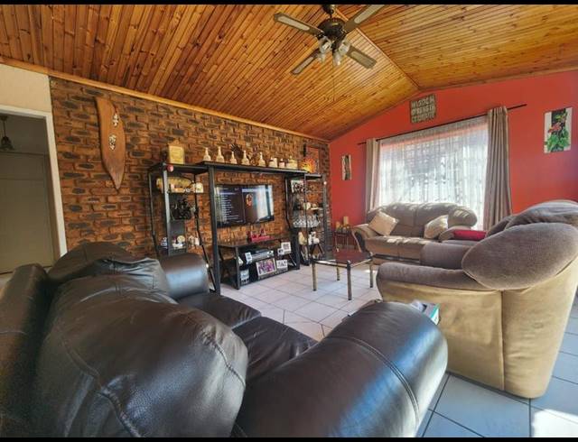 3 BEDROOM TOWNHOUSE FOR SALE IN RANDHART